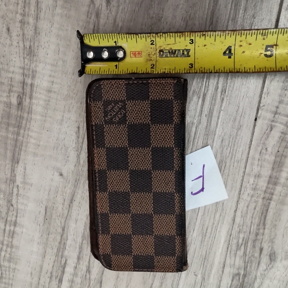 Authentic Louis Vuitton Monogram Folio Iphone 6/6S, 7, 8 & SE Case - Picture 4 of 5
